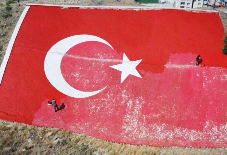 Yahşihan'da dev Türk Bayrağı eski görünümüne kavuştu - Kırıkkale Haber, Son Dakika Kırıkkale Haberleri