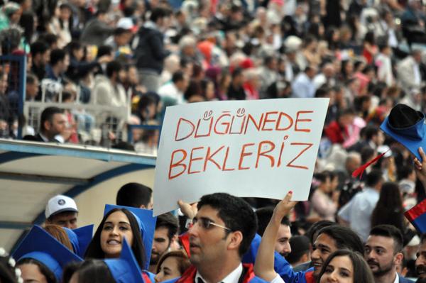 Mezuniyet töreninde açılan Pankartlar büyük ilgi gördü - Kırıkkale Haber, Son Dakika Kırıkkale Haberleri