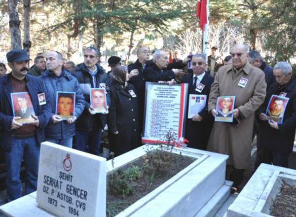 Şehit Gencer, mezarı başında anıldı - Kırıkkale Haber, Son Dakika Kırıkkale Haberleri