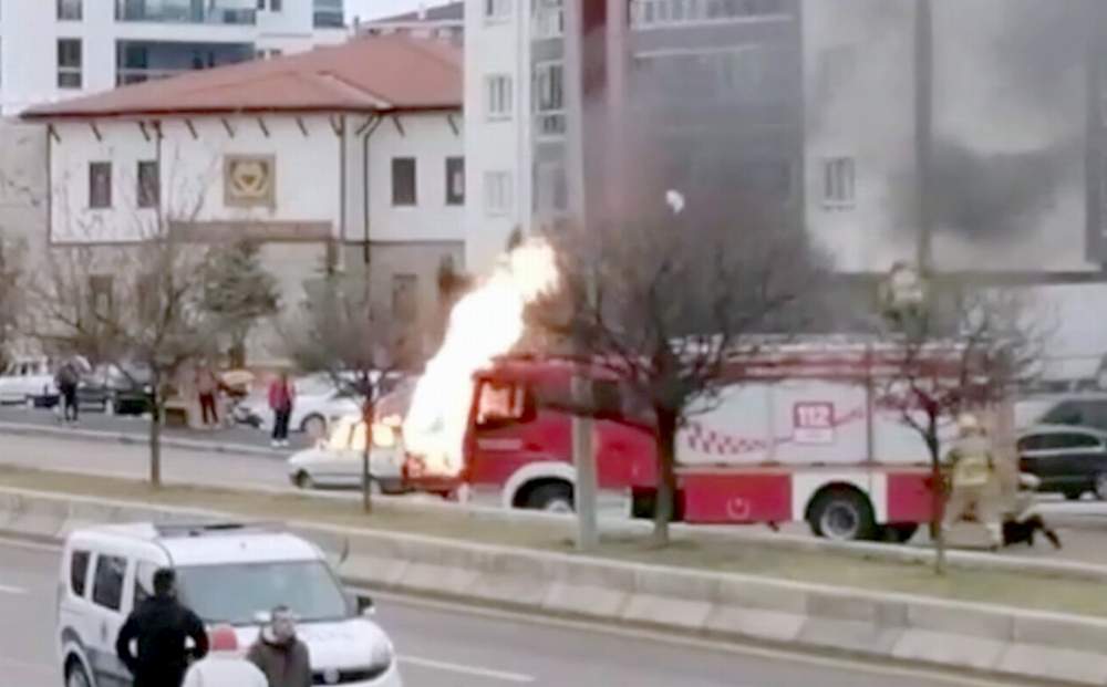 Seyir Halindeki Otomobil Alev Aldı - Kırıkkale Haber, Son Dakika Kırıkkale Haberleri