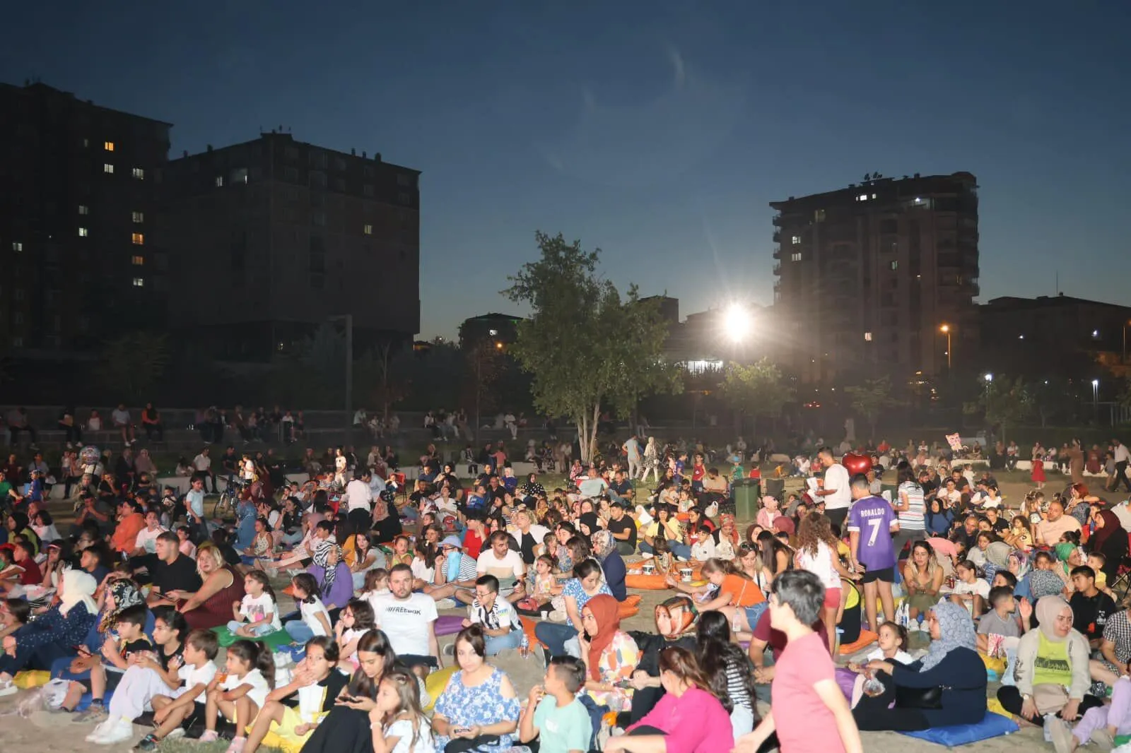 Kırıkkale'de Açık Hava Sinema gösterimine büyük ilgi - Kırıkkale Haber, Son Dakika Kırıkkale Haberleri