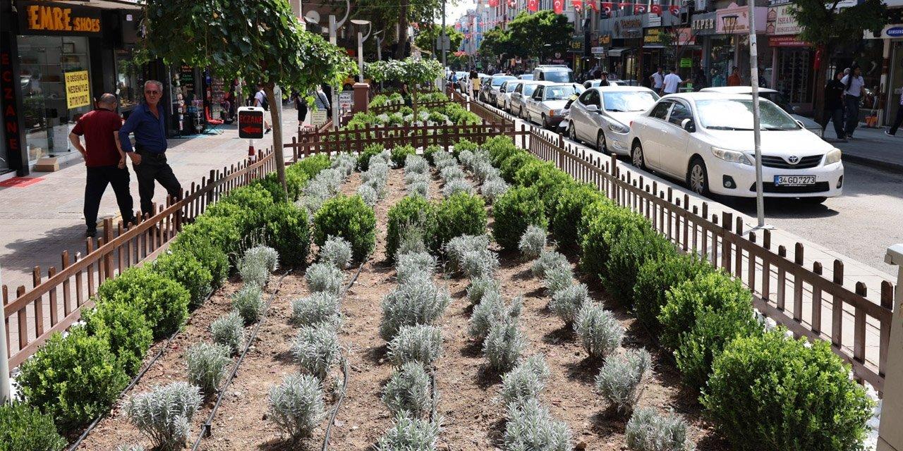 Kırıkakle Belediye Ekiplerinden Şehre Yeşil Dokunuş! - Kırıkkale Haber, Son Dakika Kırıkkale Haberleri