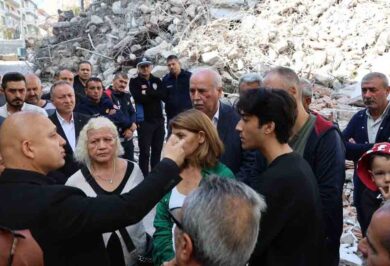 Başkan Önal, hasar gören binalarda inceleme yaptı - Kırıkkale Haber, Son Dakika Kırıkkale Haberleri