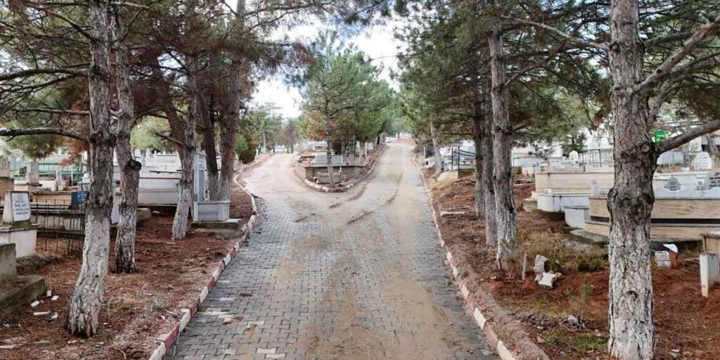 Kırıkkale Belediyesi Mezarlık İçi Yolları Yeniledi - Kırıkkale Haber, Son Dakika Kırıkkale Haberleri