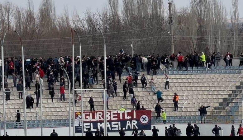 Kırıkkale FK Gol Attı Zonguldak Taraftarı Koltukları Kırdı - Kırıkkale Haber, Son Dakika Kırıkkale Haberleri