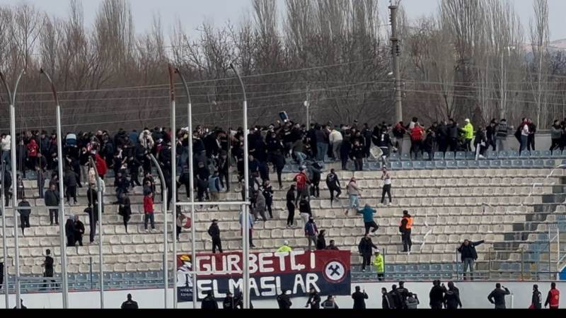 Kırıkkale FK Gol Attı Zonguldak Taraftarı Koltukları Kırdı - Kırıkkale Haber, Son Dakika Kırıkkale Haberleri